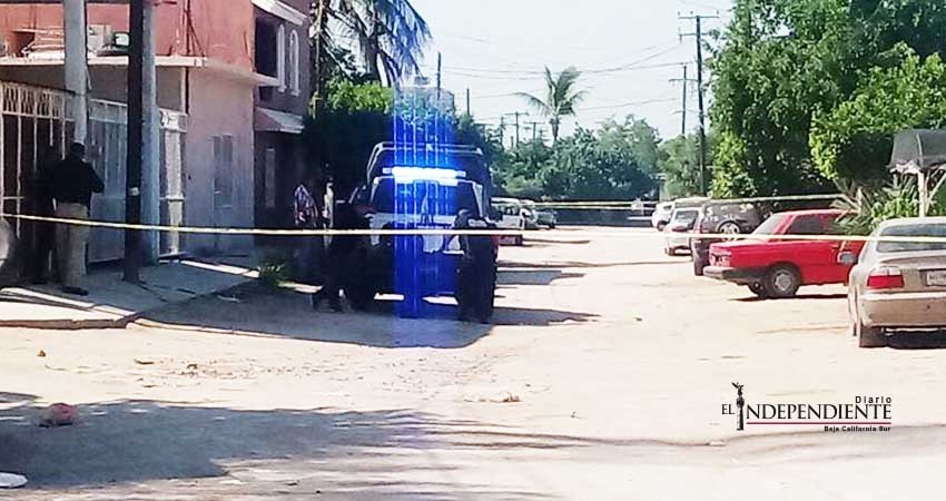 Entraron a su casa y lo hirieron con arma de fuego