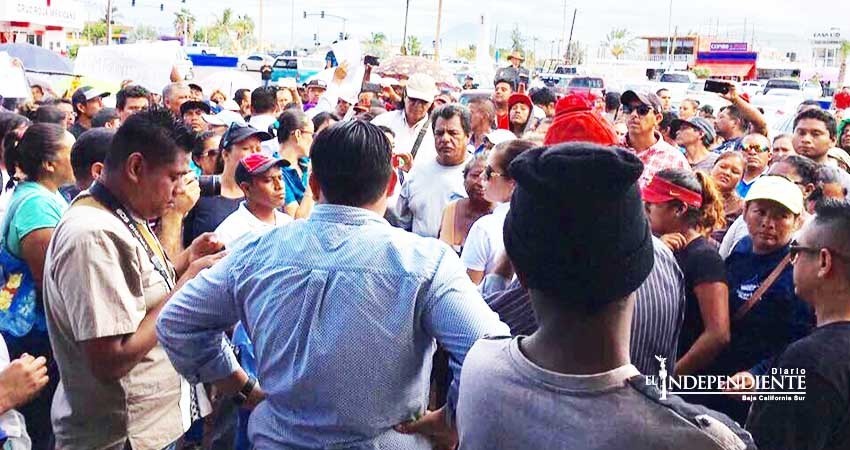 Protestan empleados por nuevos “candados” para adquirir prestamos del ISSSTE