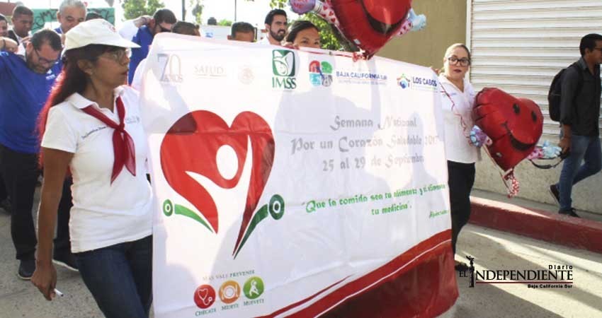 Realizan caminata por un corazón saludable