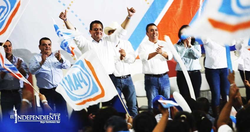 Apoyaré al candidato presidencial que designe el PAN: Carlos Mendoza