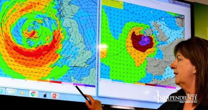 Huracán 'Ofelia' amenaza a Irlanda con peor tormenta en 50 años