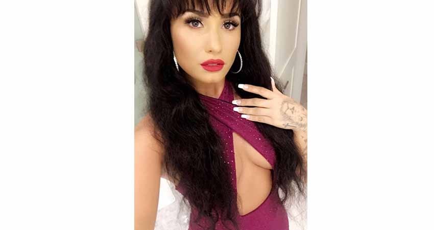 Demi Lovato se disfraza para Halloween de Selena, y es igualita