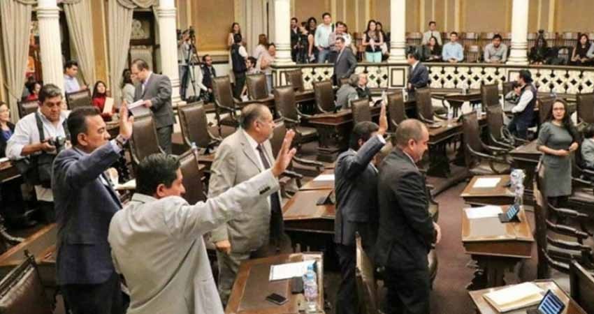 Puebla endurece reglas para Uber y Cabify tras homicidios de estudiantes