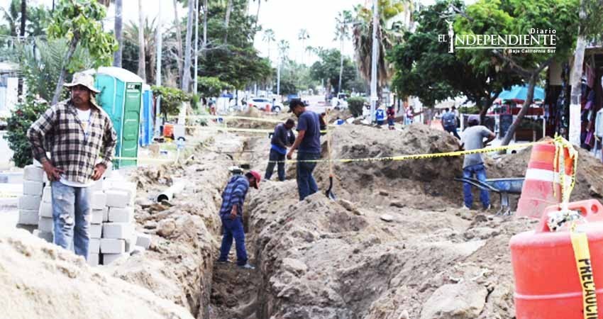 Comerciantes de centro josefino casi en quiebra por obras de Fonatur