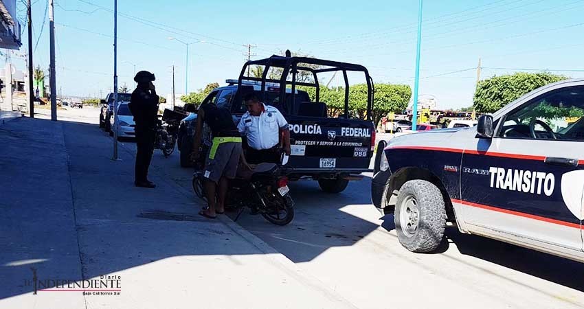Niña de 2 años sale lesionada al caer de moto en la que iba con su papá