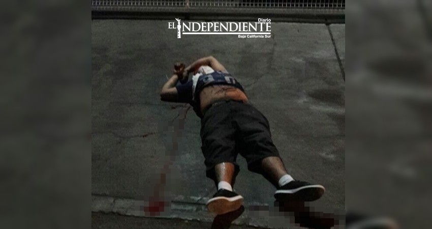 Lo dejaron tirado y atado de manos