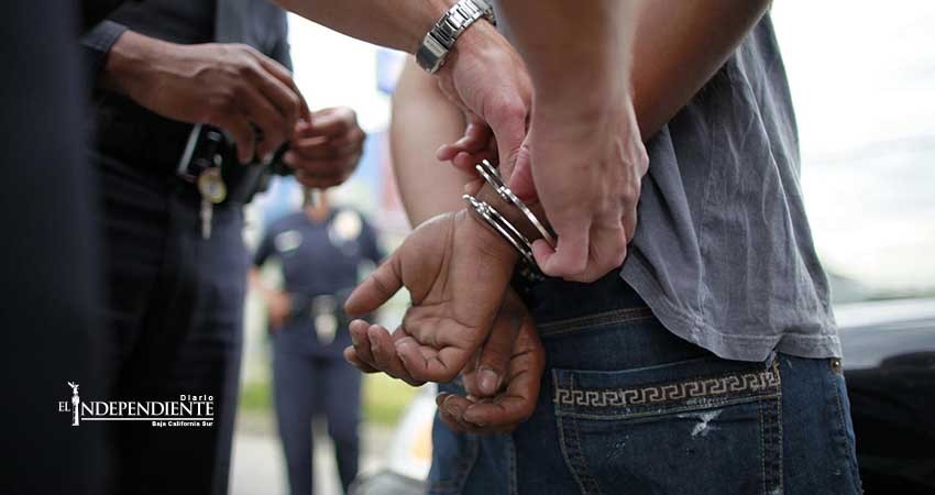 Vinculan a proceso a una persona por portar cargadores, cartuchos y marihuana