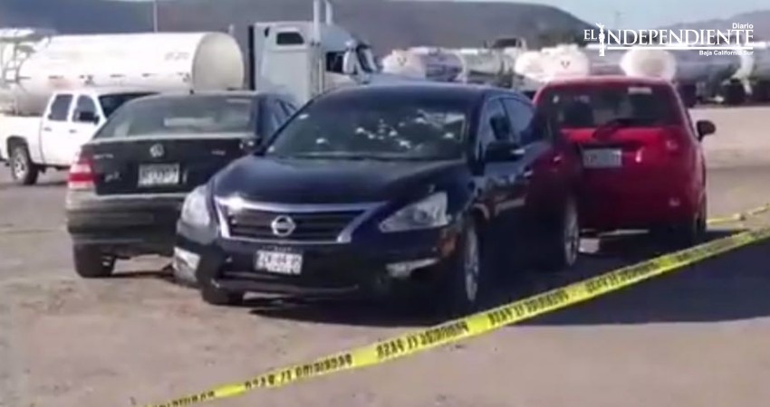 Ejecutan a dos  y se llevan a otro por la fuerza en la col. Márquez de León