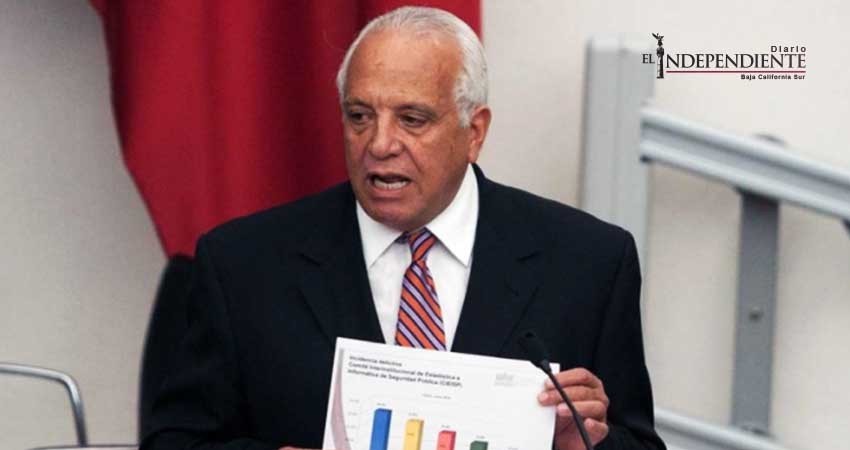 Meade ya tiene nuevo asesor político rumbo a elecciones