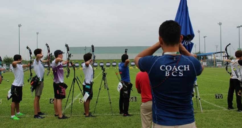 Oliver Murillo, galardonado con el premio al entrenador del año