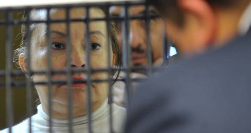 PGR considera colocar brazalete electrónico a Elba Esther