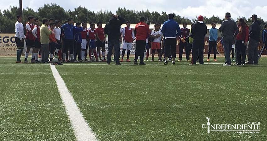 Es importante la capacitación en los que estamos involucrados en mejorar y promover el fútbol en BCS: Pérez Amparan