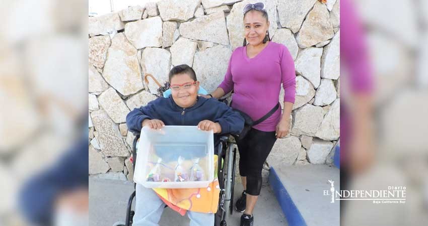 Dora Alicia Lozano, una guerrera que no se paraliza ante la adversidad de ser mamá de un hijo con discapacidad