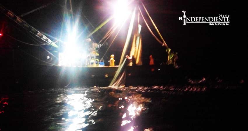 Asegura PROFEPA barco camaronero; pescaba sin autorización en reserva de la biosfera islas de pacífico