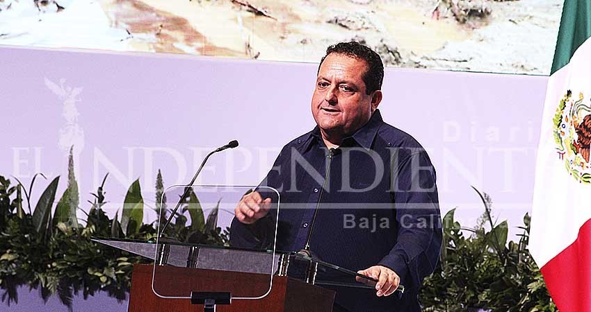 La industria turística “no contamina”, asegura Carlos Mendoza Davis