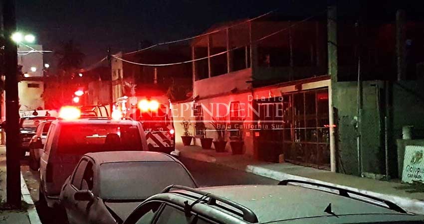 Apedrean ambulancia de Cruz Roja, detiene a presunto agresor