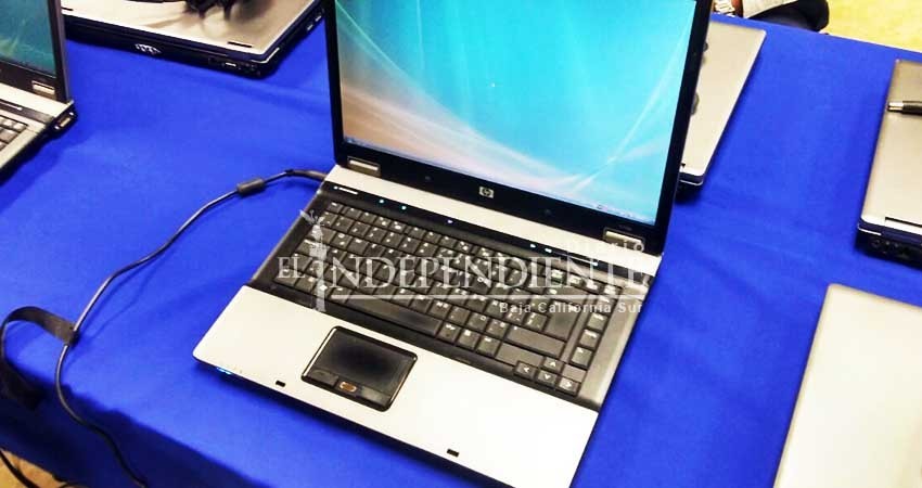 Donó INEGI al Ayuntamiento de La Paz 50 laptops usadas