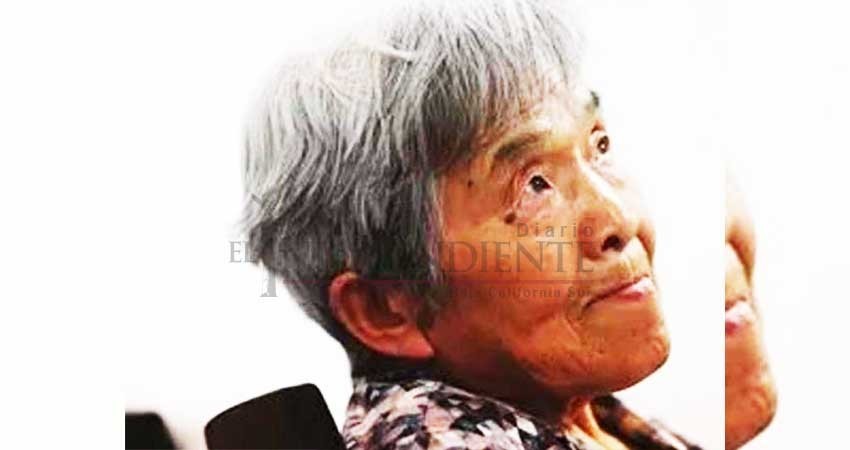 Mujer china se gradúa de comercio electrónico ¡a los 81 años!