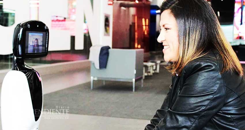 Este robot mexicano te pide un taxi, cuenta chistes, organiza tu agenda...