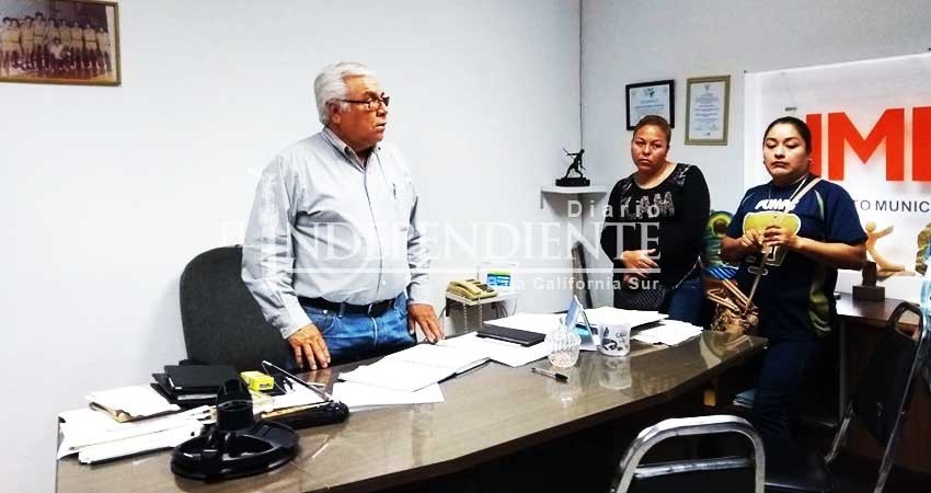 Entrega IMD los uniformes deportivos