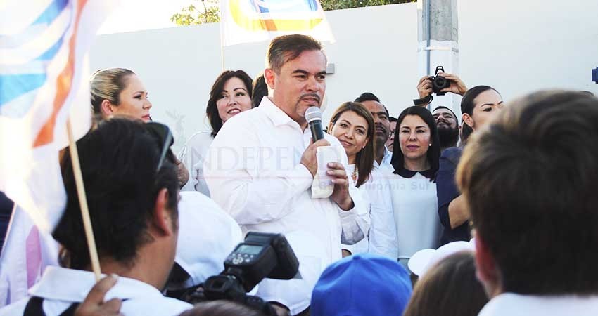 Se registra Puppo con “cargada” institucional de gobiernos estatal y municipal