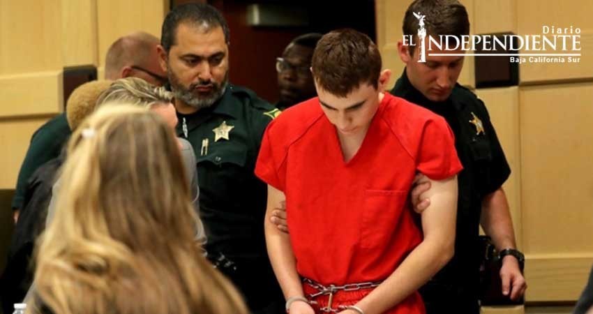 Atacante de Florida adquirió 10 rifles en el último año