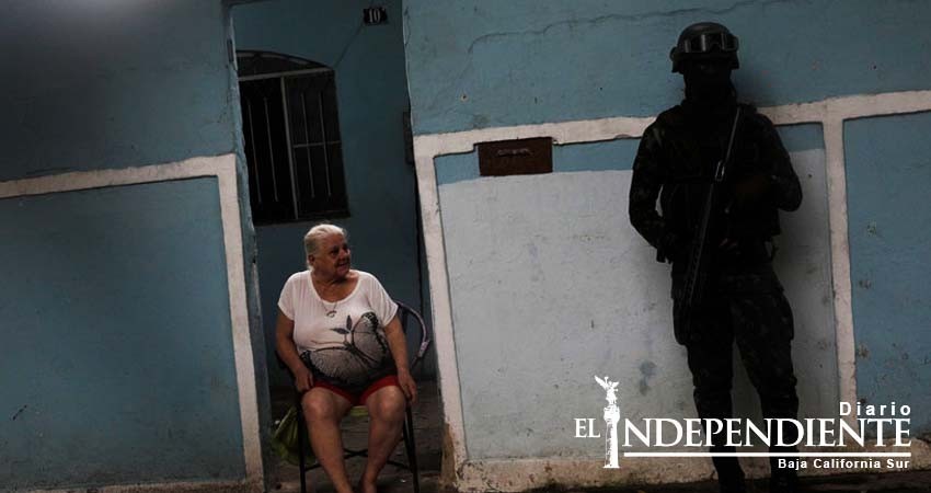Vive un millón de personas en Río de Janeiro bajo control del narco