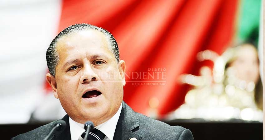 También juega Ernesto Ibarra con el grupo parlamentario del PAN