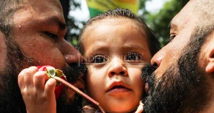 Llama CNDH a respetar diversidad familiar