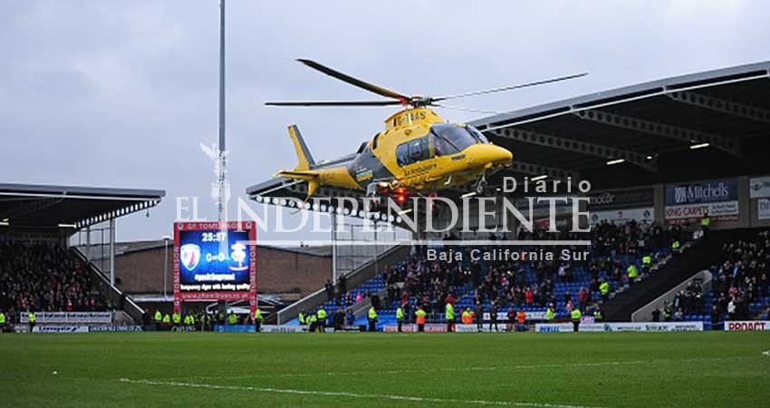 Estadio sirve de pista de aterrizaje en pleno juego