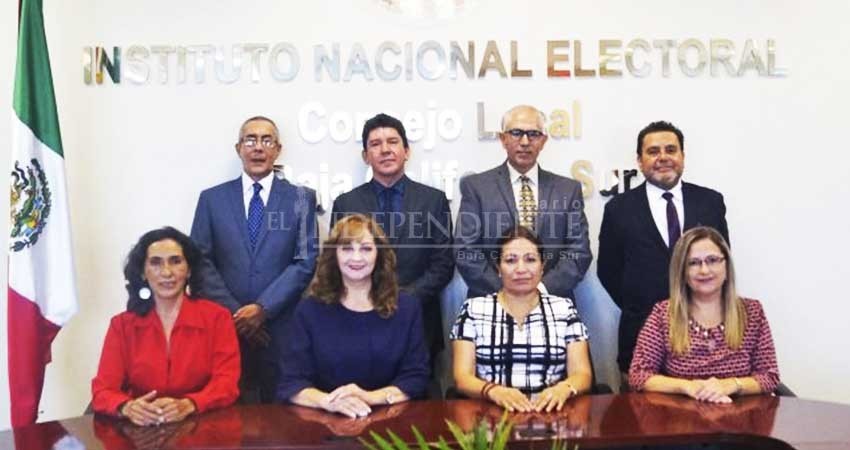 Entregará INE registros de aspirantes a senadores y diputados federales