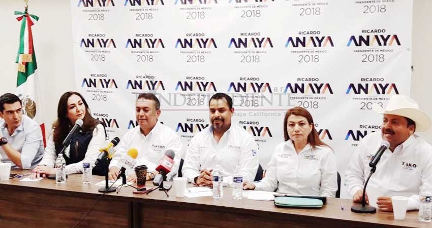 Presenta PAN a sus candidatos federales en campaña