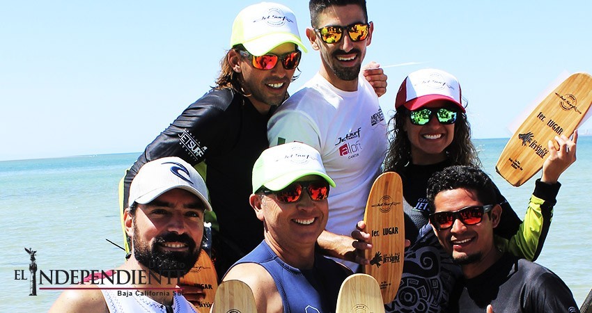 Juan Pablo Urquidi y Andrea Bentancourt dominaron el Jetsurf en La Paz