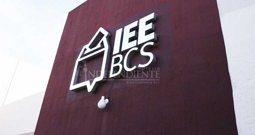 No es necesario que renuncien trabajadores del Congreso que aspiren a un cargo: IEE