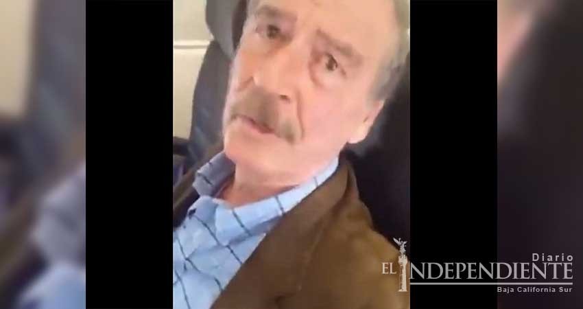 ‘Señor sin pensiones’, encara mujer a Vicente Fox en un avión