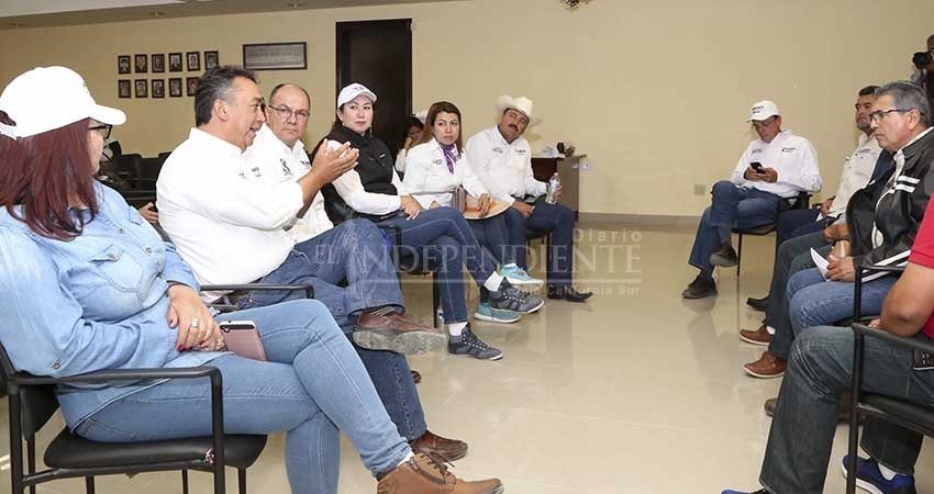 Zona exclusiva de 12 millas para pescadores Ribereños, promete Pancho Pelayo