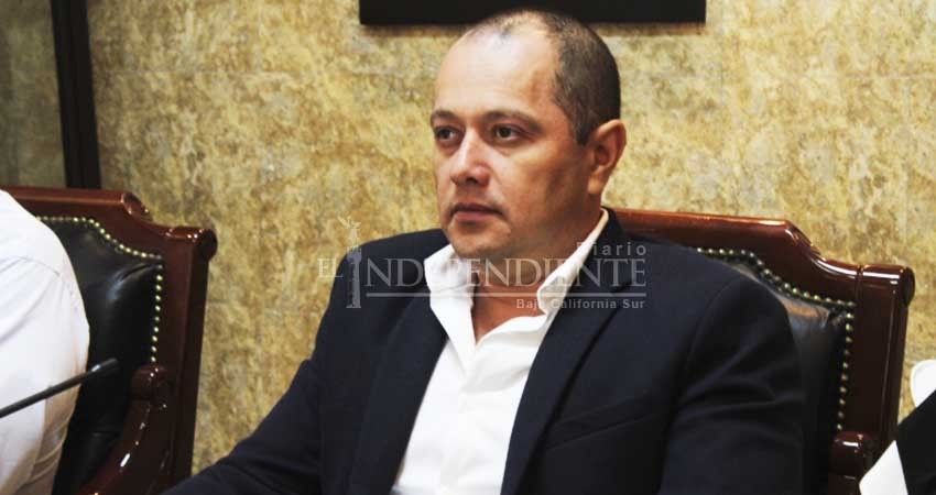 Licencias temporales no gozan de sueldo, asegura alcalde en turno