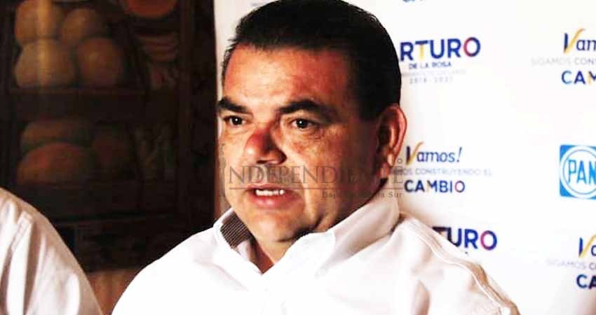 Que el verde se deje de quejar y pagué las lonas: Herminio Corral