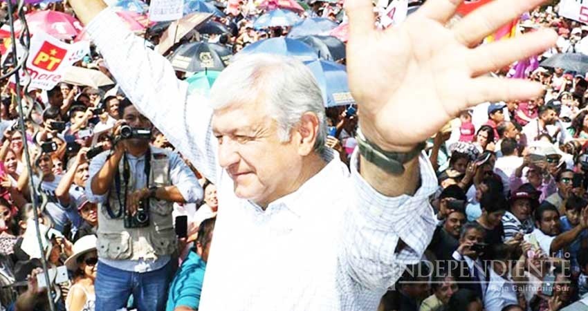 Terminó de matraquero, ¡qué vengüenza!: AMLO sobre Fox