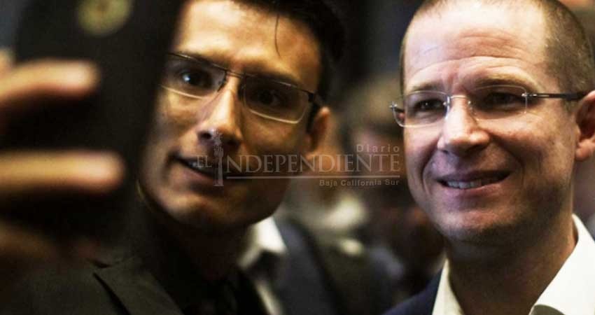 Anaya se compromete a defender la agenda de los migrantes