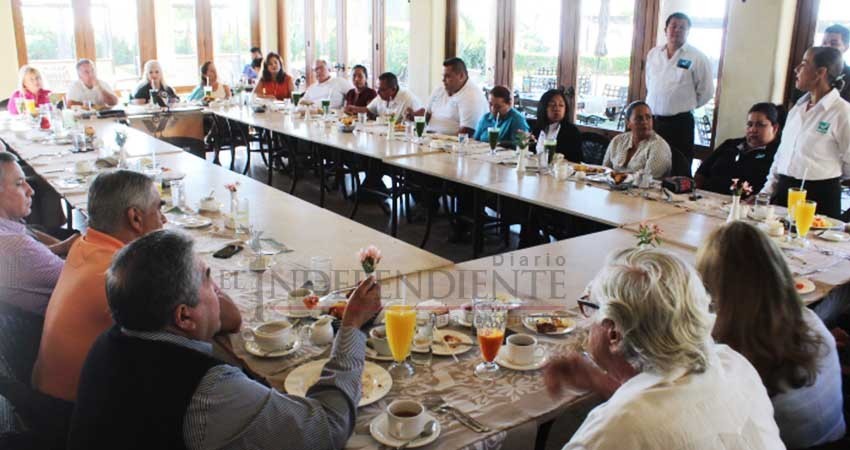 Candidatos y suplentes de PANAL invitados del Grupo Madrugadores de Los Cabos