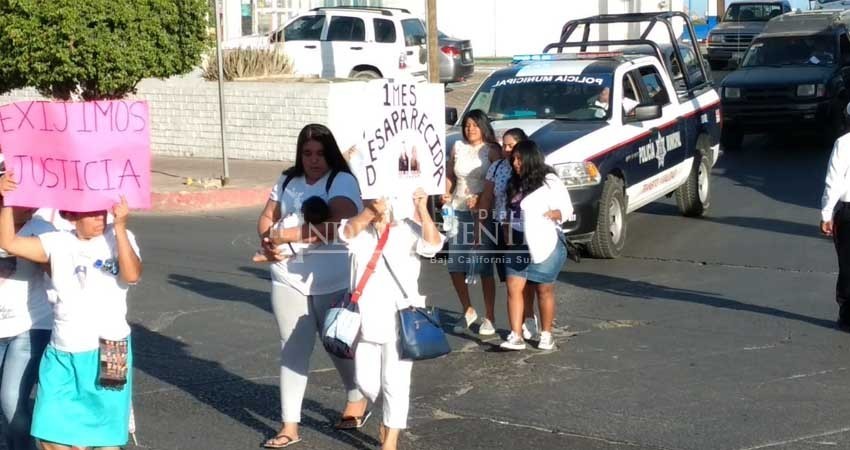 Marchan en Los Cabos en memoria de personas desaparecidas