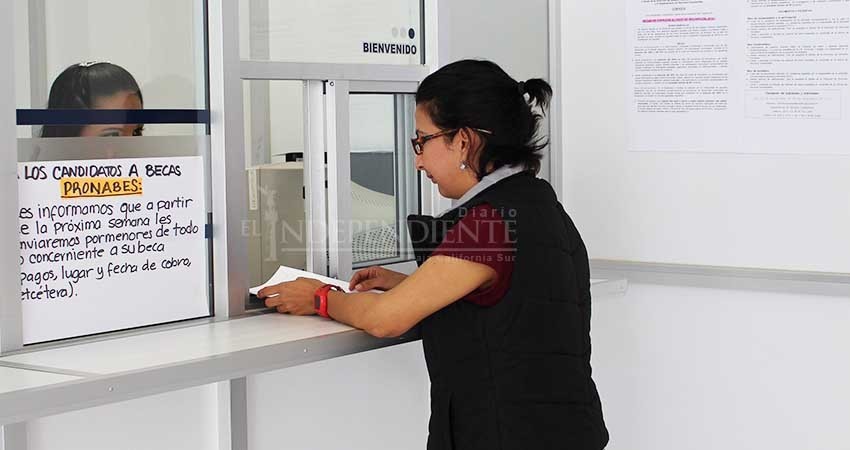 Abre UABCS convocatoria para becas en apoyo a madres jefas de familia