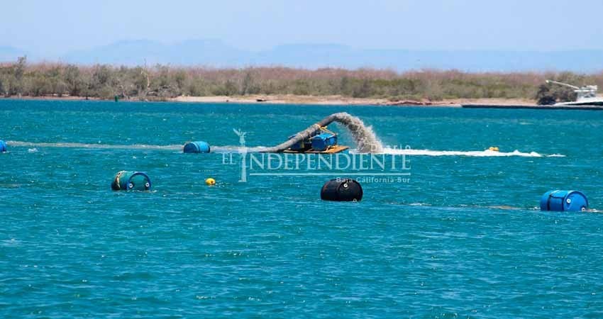 Incumple Marina orden judicial al seguir dragando Bahía de La Paz