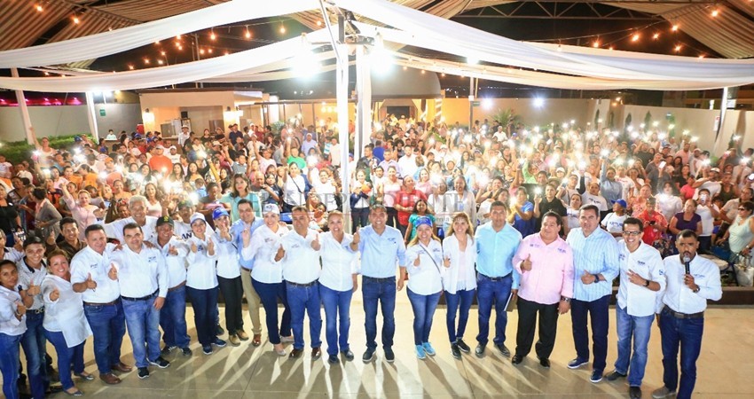 Arturo De la Rosa sigue sumando