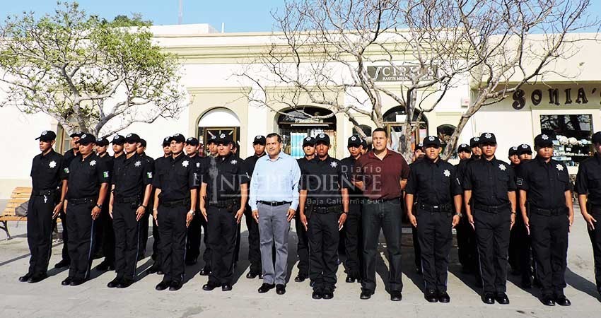 Presentan a 31 nuevos elementos de la policía municipal de Los Cabos