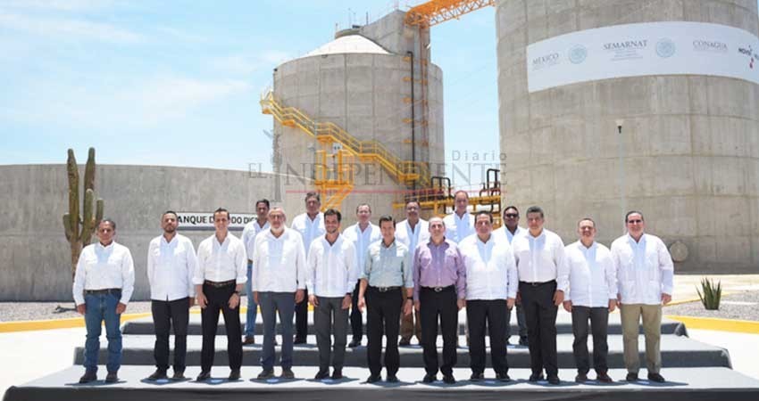 Entrega Peña Nieto a BCS una presa y planta de tratamiento de aguas