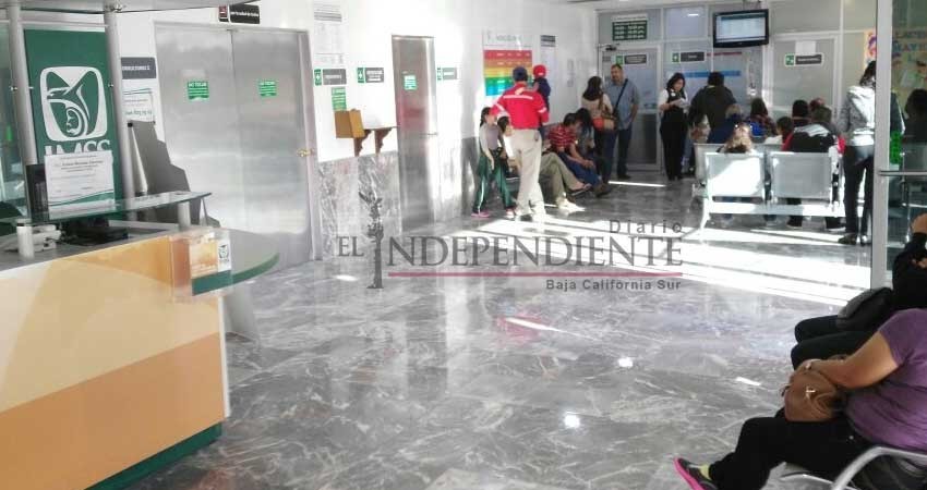 Por inundación cierran la unidad familiar del IMSS en San José