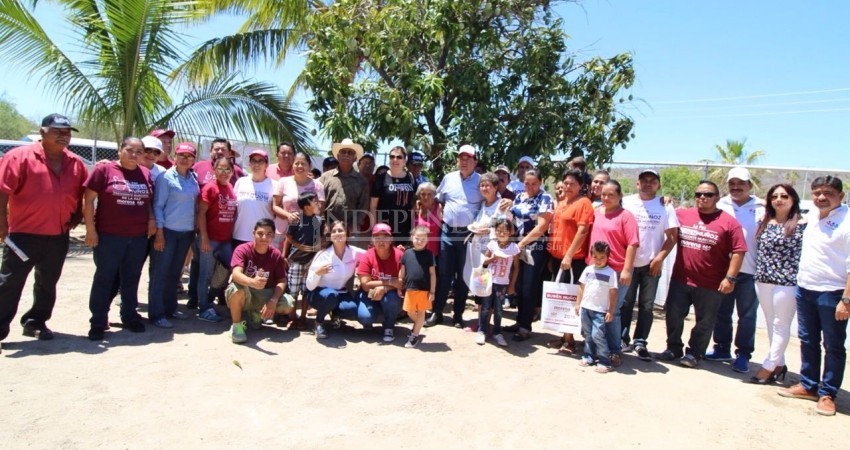 Visita Rubén Muñoz la comunidad San Juan De la Costa