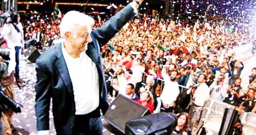 Y sí, AMLO hizo historia; una marea humana siguió sus pasos en el día